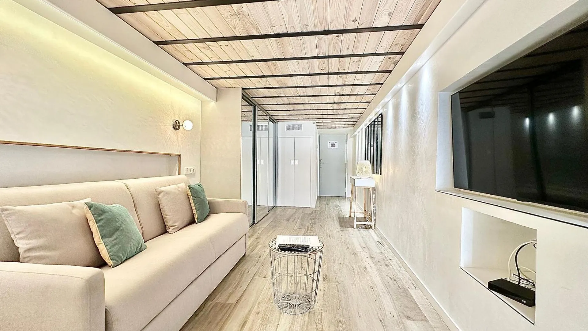 Longue 2 Menton Apartment