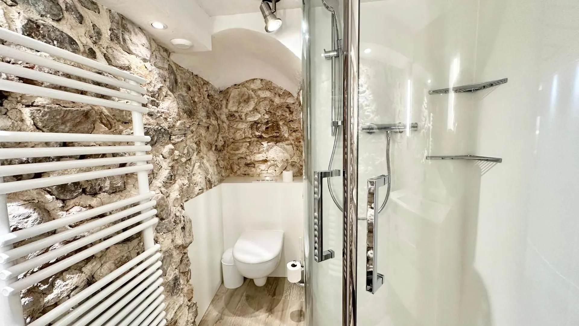 Longue 2 Menton Apartment